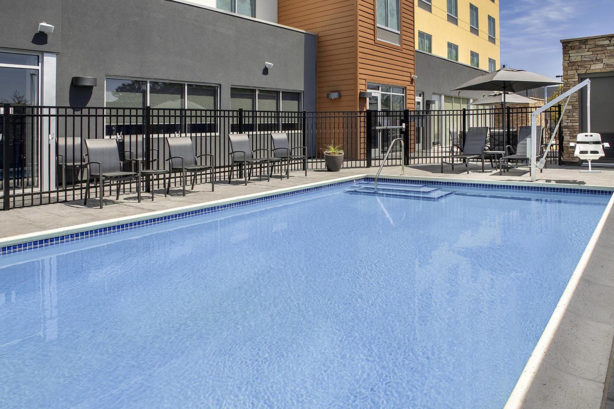 Fairfield Inn & Suites By Marriott Santa Rosa Rohnert Park Exterior foto